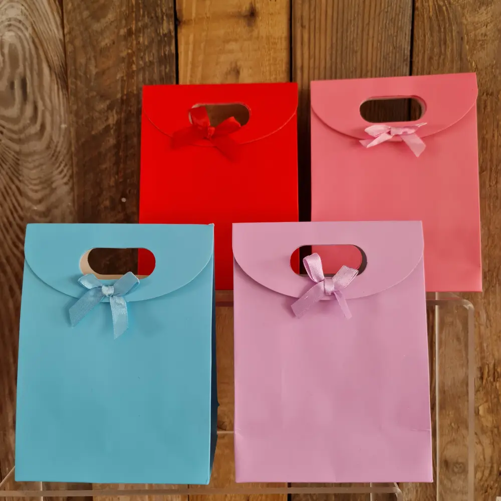 Cadeau tasjes karton - DIVERSE KLEUREN