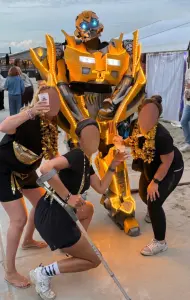 Spectaculaire Bumblebee act huren in Zuid-Holland