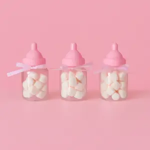 Geboorte traktatie flesje met mini marshmallows kleur ROZE